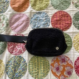 Lululemon belt bag